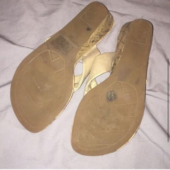 Montego Bay Club women's gold metallic thong style low cork wedge heel size - Picture 5 of 5